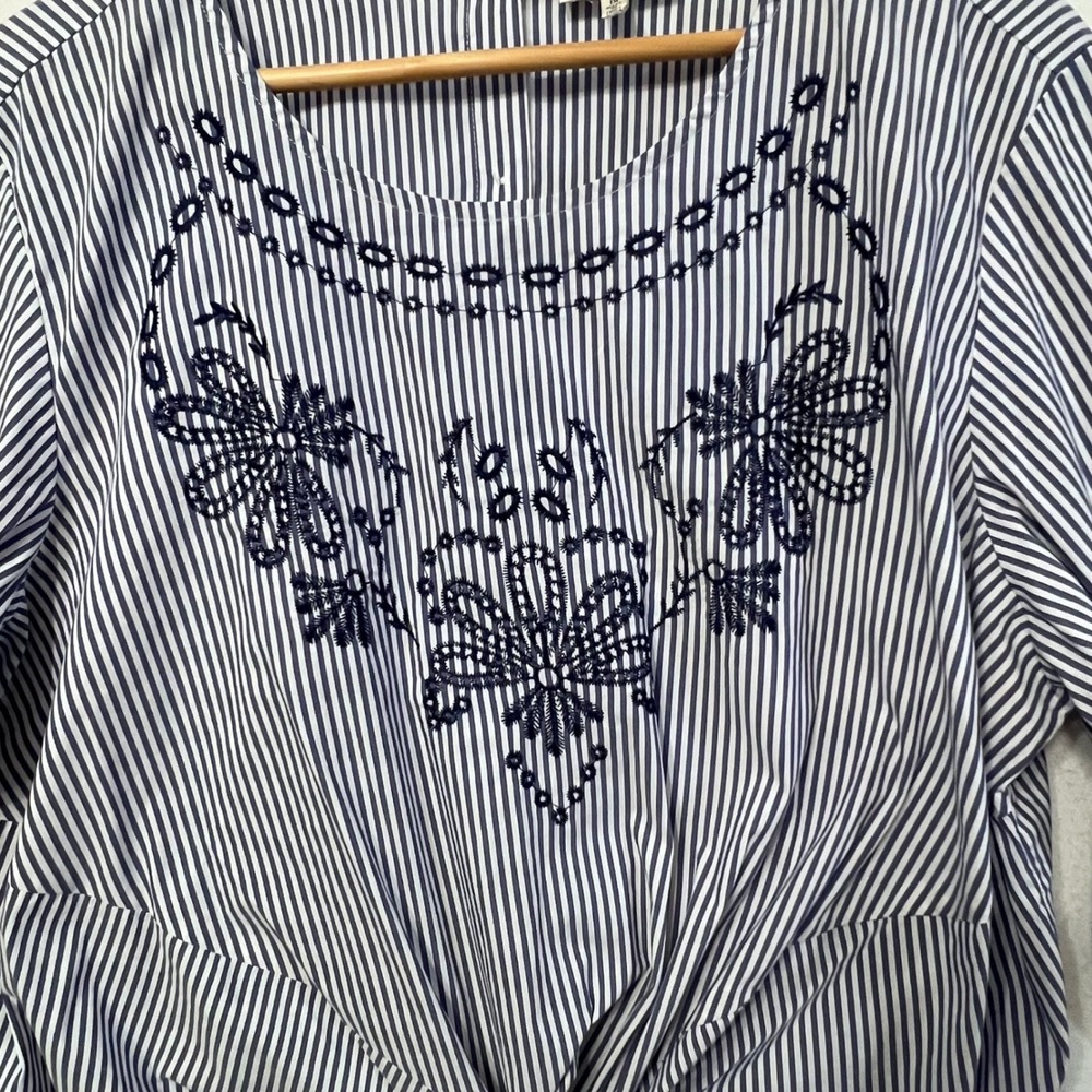 Grand & Greene Striped Floral‎ Embroidered Tie Front Blouse Top Size 1X - Picture 3 of 12